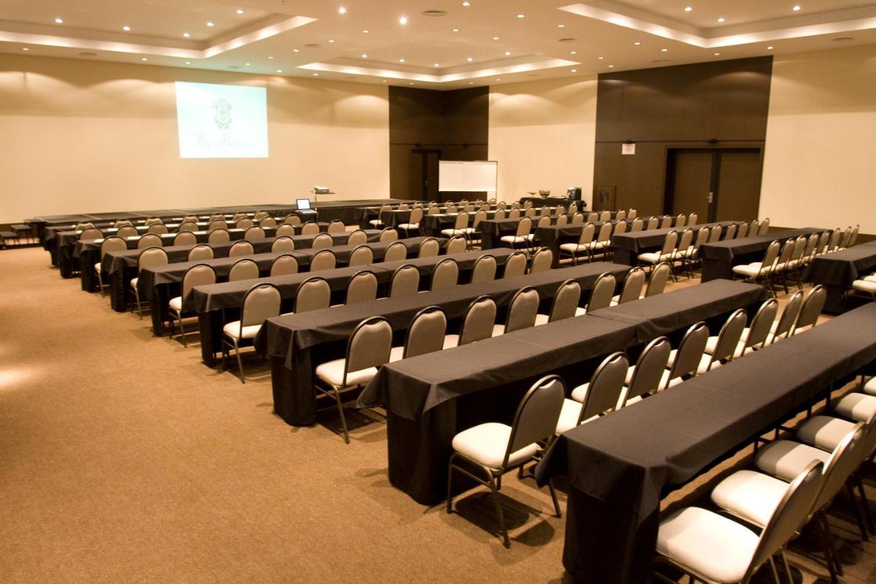 Parque Balneario Hotel Santos By Castelo Itaipava Exterior photo A typical conference room